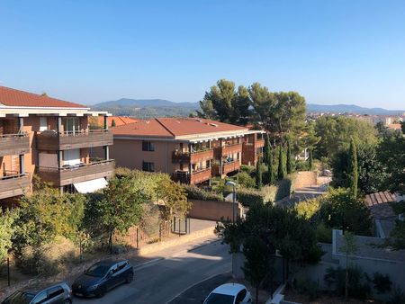 t3 aix ouest 59 m2 meublé  terrasse et 2 box fermés