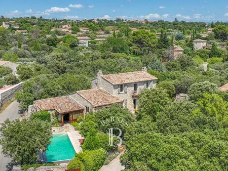 gordes - maison en pierre avec piscine - proche du village