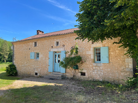 charmante propriété; maison avec fermette  vastes dépendances et 10 35 h. hameau tranquill