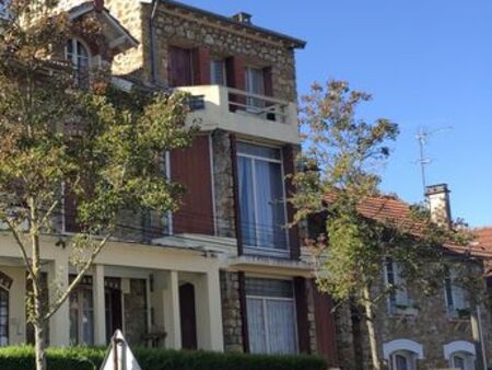 quartier du louvre  maison en meuliere de type f6