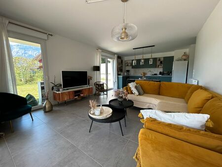 appartement t4 de 86 m² avec 360 m² de jardin et un garage