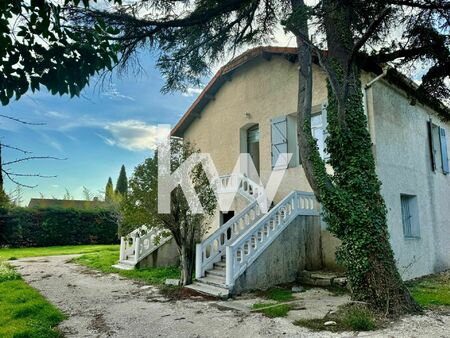 vente d'une maison de 6 pièces (200 m²) à salon de provence