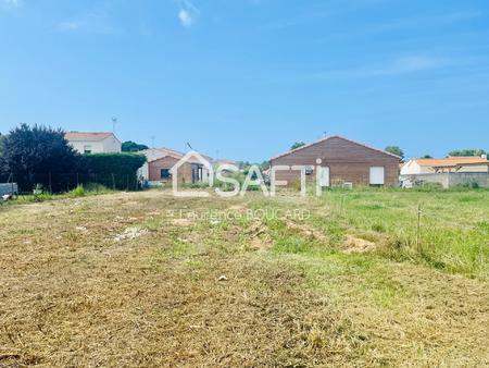 vente terrain aux sables-d'olonne (85100) : à vendre / 713m² les sables-d'olonne