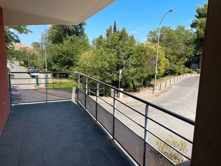 appartement t.3 avec terrasse et parking