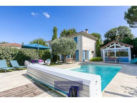 jolie villa à l'ambiance toscane avec piscine