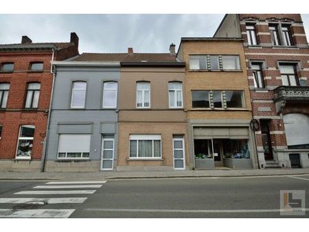 maison mitoyenne avec 2 chambres située au centre de renaix