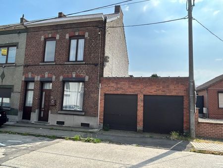 grande maison avec jardin et double garage/atelier de 39 m2!