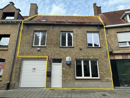 woning met veel potentieel in het centrum van veurne