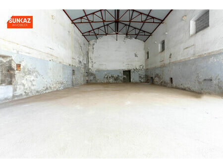 local industriel ou commercial de 617 m² - 8 033€ ttc