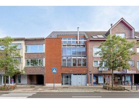 lichtrijke woning met grote praktijkruimte