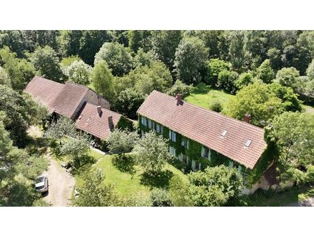 moulin historique avec rivière et forêt sur 5 hectares