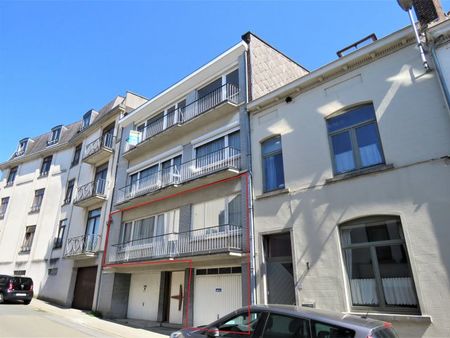 +++ sous option +++ bel appartement 2 chambres avec cour et