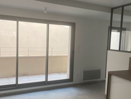 appartement f2 terrasse nîmes centre