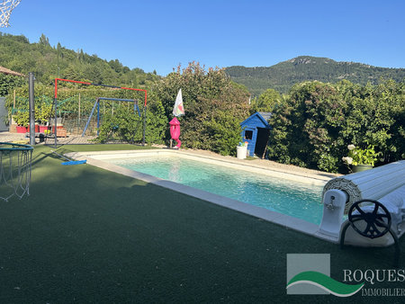 superbe villa t5 avec jardin et piscine d'une surface de 118