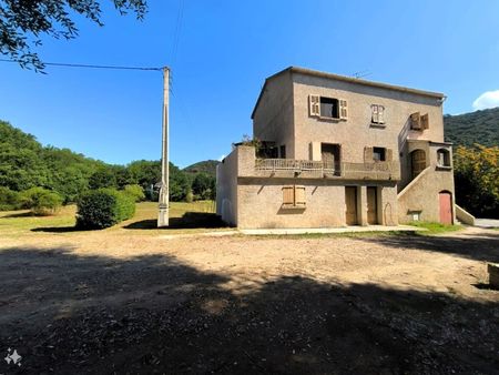 grande maison sur quatre niveaux  entièrement meublée et équipée