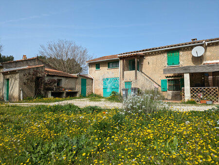 ferme provençale sur les hauteurs de sanary