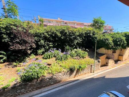 centre ville  proche plage  terrasse