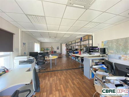 location bureau biarritz 65 m²