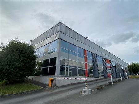 location bureau cesson sevigne 187 m²