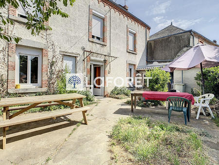 vente maison à saint-varent (79330) : à vendre / 182m² saint-varent