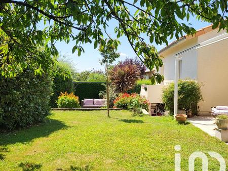 vente maison à niort (79000) : à vendre / 126m² niort