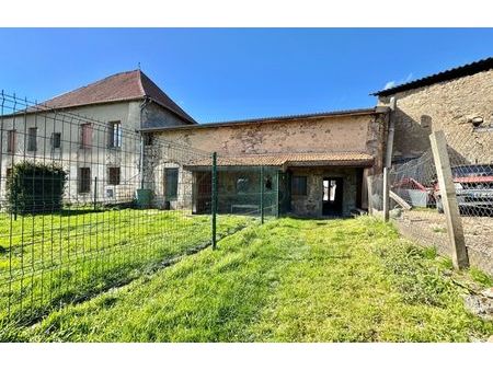 vente maison 2 pièces 150 m² saint-priest-la-prugne (42830)