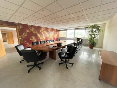 bureaux 370 m²