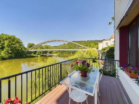 charmante maison de village de 5 chambres avec une vue imprenable sur la rivière !