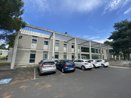 local professionnel - 1 200m²