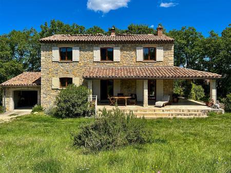 maison confortable avec vue sur la montagne à uzès