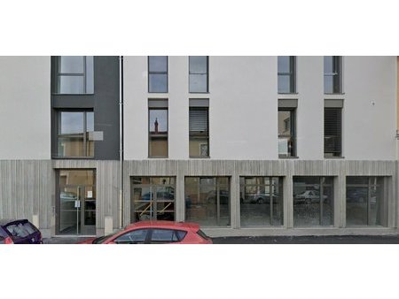 location de local commercial de 79 m² à oullins - 69600