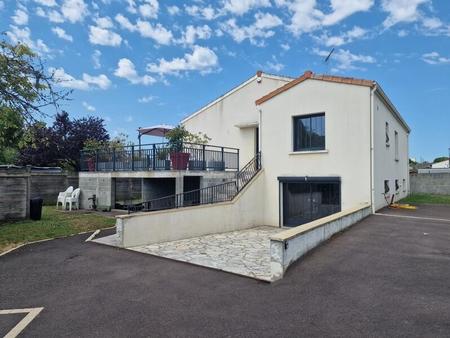 vente maison viager à surgères (17700) : à vendre viager / 206m² surgères