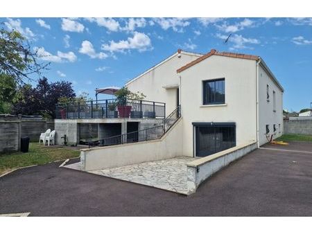 vente maison en viager 8 pièces 206 m² surgères (17700)