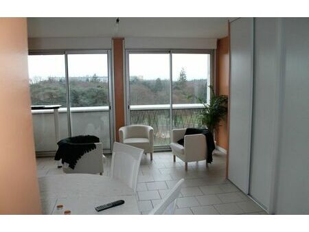 location appartement 4 pièces 80 m² bron (69500)