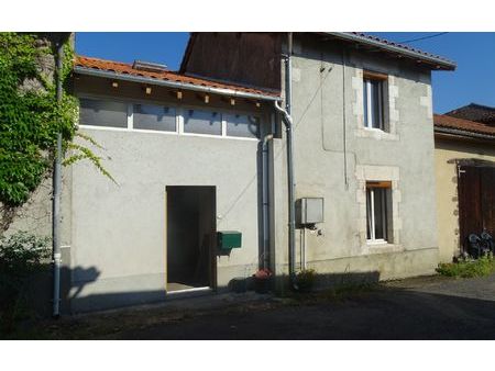 maison chassenon 120 m² t-3 à vendre  75 500 €