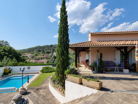 maison familiale tout confort  3 chambres + studio  piscine  jardin aménagé  terrasses abr