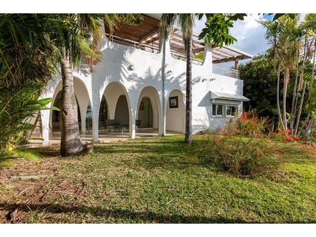 appartement de caractère de 146m² en rez-de-chaussée avec jardin dans villa d’architecte