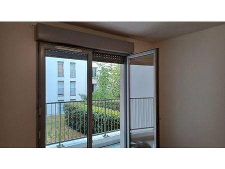 appartement 3 pièces- métro front populaire (l12)