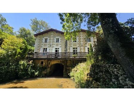 moulin 5 pièces 226 m²