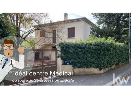 local commercial 180 m²