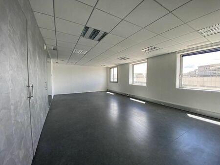 bureau 298 m²