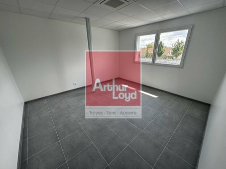 bureau 640 m²