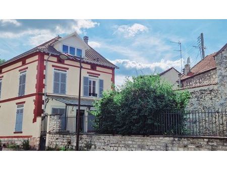 une maison au coeur du village de pierrelaye