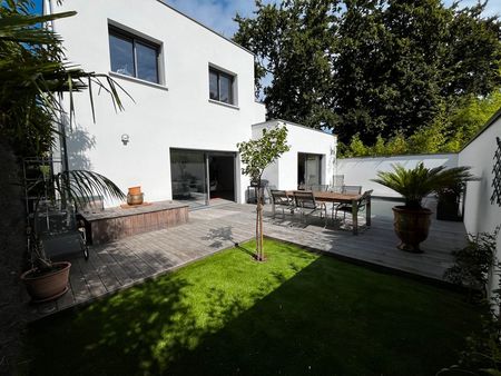 bordeaux cauderan : magnifique maison contemporaine 5 chambres avec jardin piscine et gara