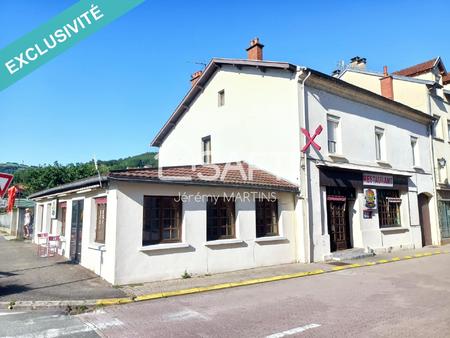 ensemble immobilier  3 logements et un restaurant