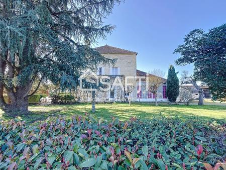 maison de maitre sur jardin arboré