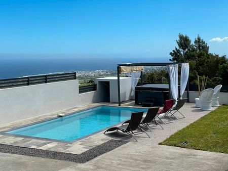 maison neuve f4 meublée à mont-vert-les-bas avec piscine et jacuzzi sur une vue mer impren