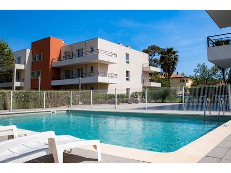 studio meublé équipé avec balcon a quelques mètres plage