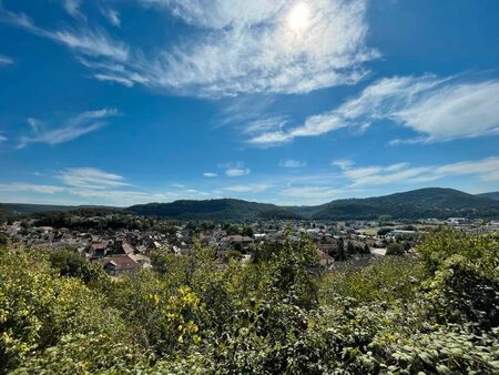 terrain proche centre-ville avec vue dégagée