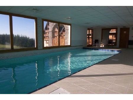 app résidence avec piscine 2 terrasses 2 chambres vue sur les pistes